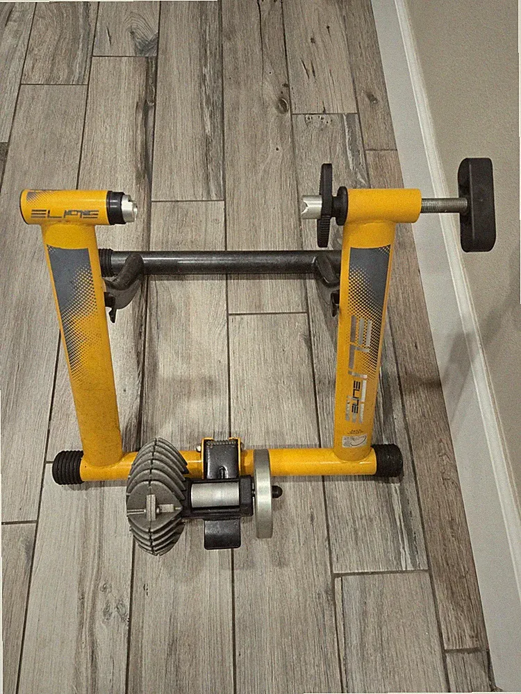 ELITE VOLARE Fluid Personal Indoor Bicycle Trainer Made in Italy EUC